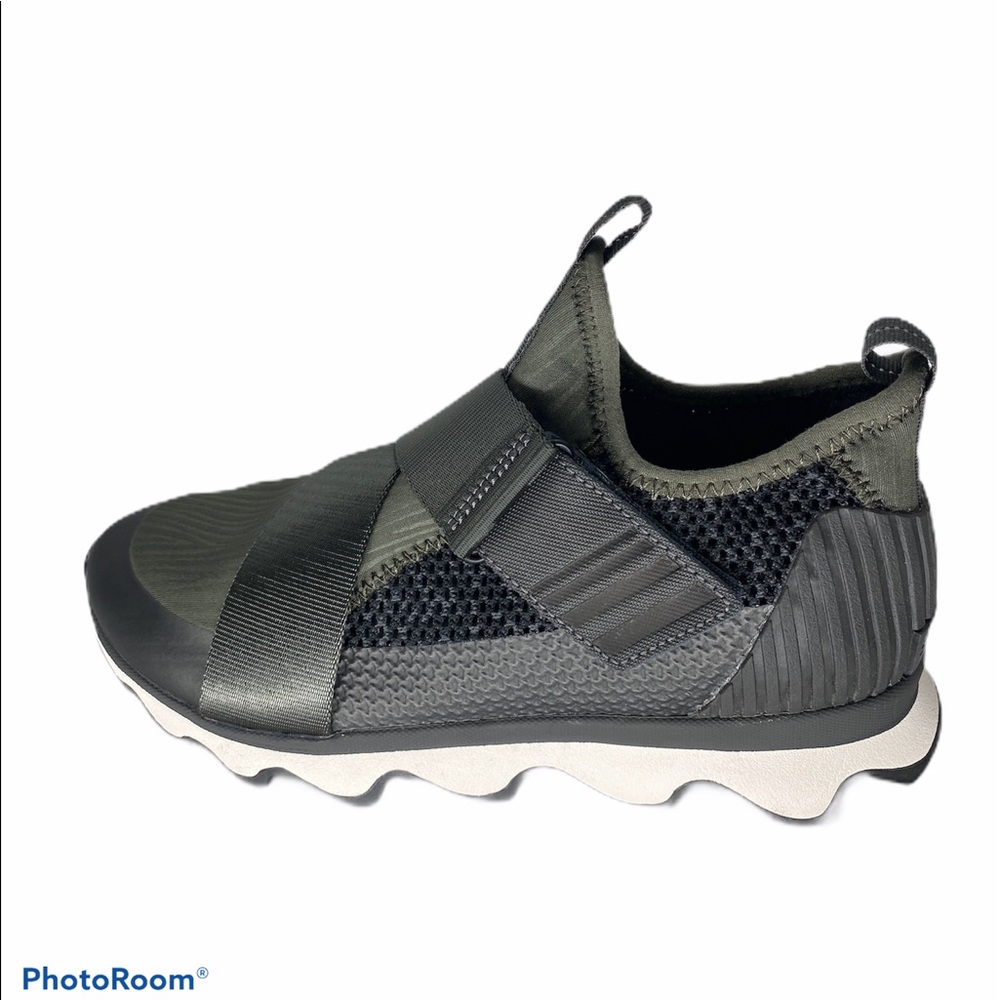 NEW Sorel Kinetic Sneaker  Shoe  8us